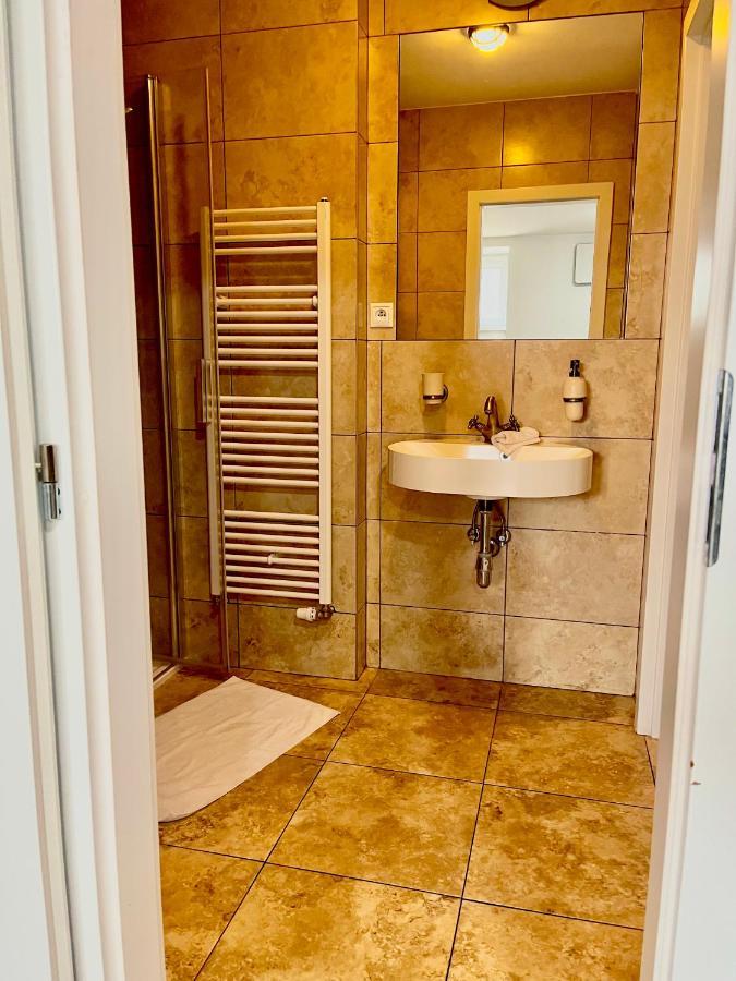 Underground Apartment Bratislava-Nivy ภายนอก รูปภาพ