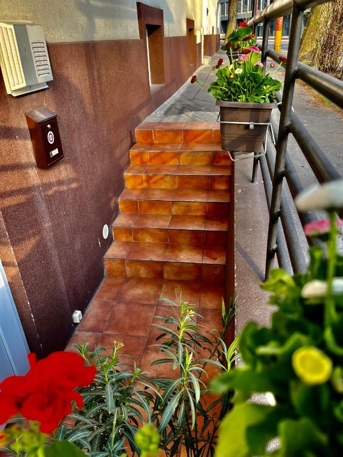 Underground Apartment Bratislava-Nivy ภายนอก รูปภาพ